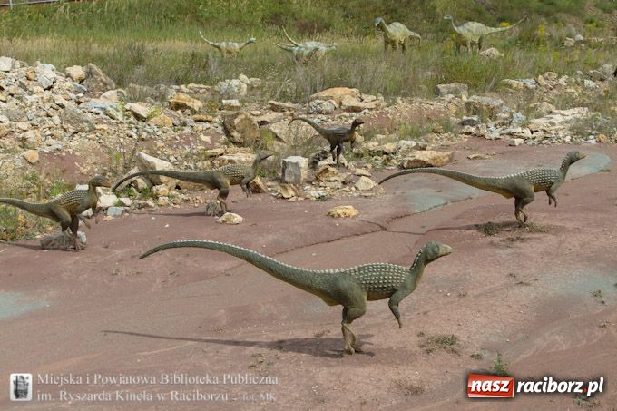 Zdjęcie w galerii na portalu naszraciborz.pl: Jurapark w Krasiejowie z Biblioteką wiadomości z regionu