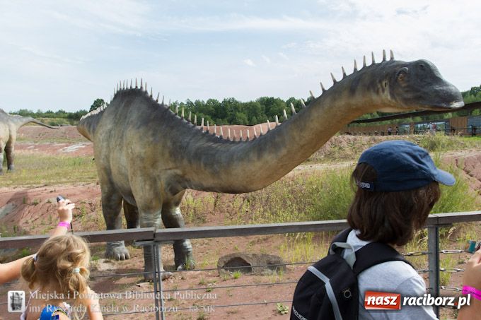 Zdjęcie w galerii na portalu naszraciborz.pl: Jurapark w Krasiejowie z Biblioteką wiadomości z regionu