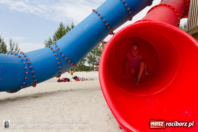 Zdjęcie w galerii na portalu naszraciborz.pl: Jurapark w Krasiejowie z Biblioteką wiadomości z regionu