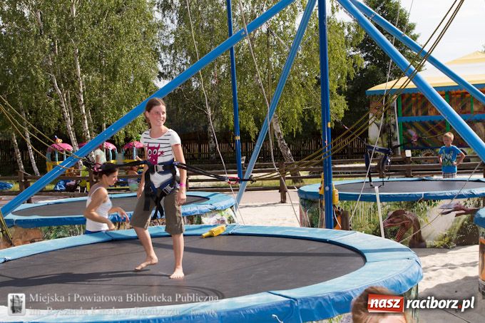 Zdjęcie w galerii na portalu naszraciborz.pl: Jurapark w Krasiejowie z Biblioteką wiadomości z regionu