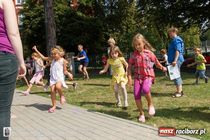 Zdjęcie w galerii na portalu naszraciborz.pl: Dzień brytyjski w Bibliotece wiadomości z regionu