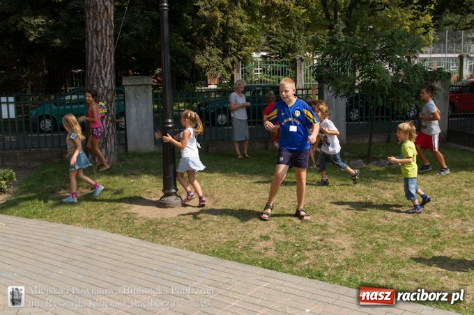 Zdjęcie w galerii na portalu naszraciborz.pl: Dzień brytyjski w Bibliotece wiadomości z regionu