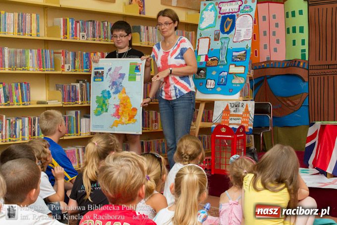 Zdjęcie w galerii na portalu naszraciborz.pl: Dzień brytyjski w Bibliotece wiadomości z regionu