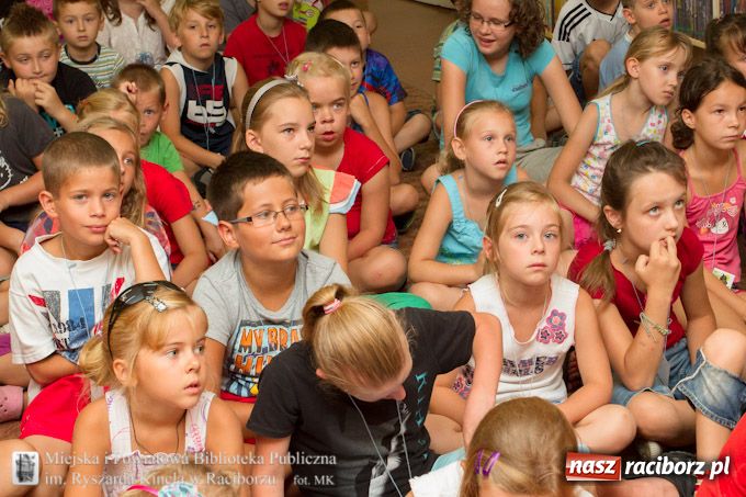 Zdjęcie w galerii na portalu naszraciborz.pl: Dzień brytyjski w Bibliotece wiadomości z regionu
