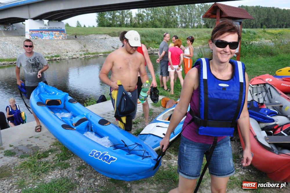 Zdjęcie w galerii na portalu naszraciborz.pl: Odra dała im mocno popalić wiadomości z regionu
