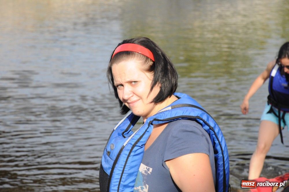 Zdjęcie w galerii na portalu naszraciborz.pl: Odra dała im mocno popalić wiadomości z regionu