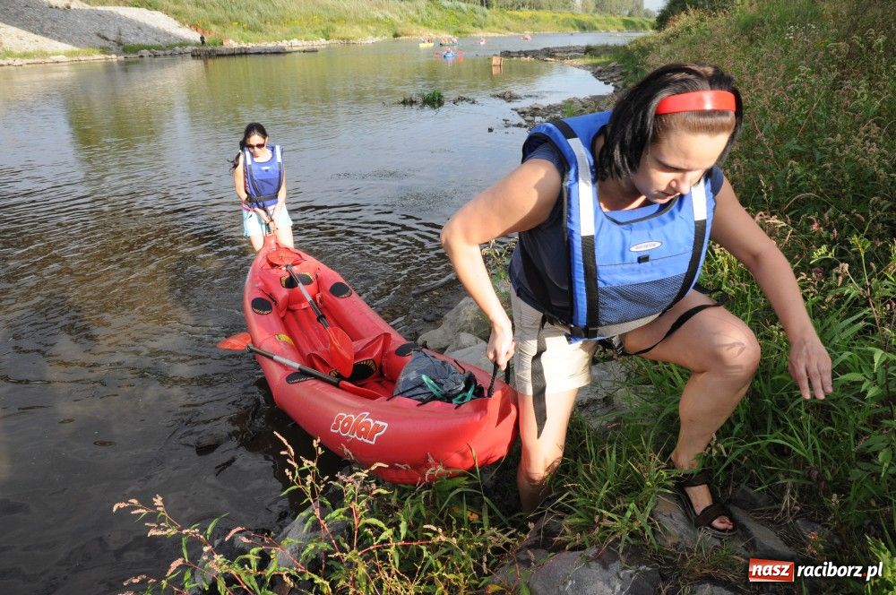 Zdjęcie w galerii na portalu naszraciborz.pl: Odra dała im mocno popalić wiadomości z regionu