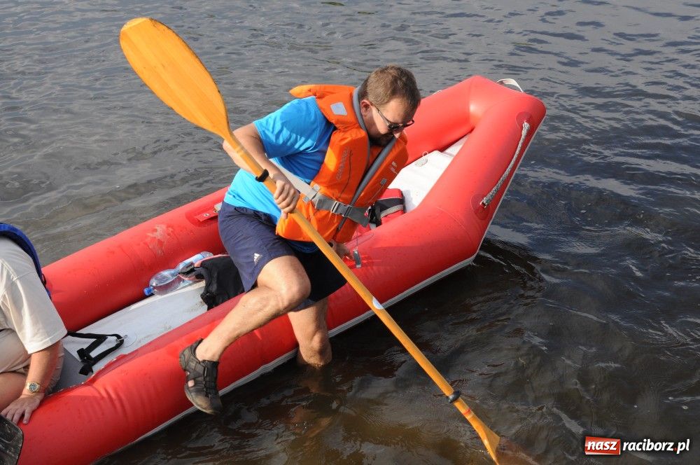 Zdjęcie w galerii na portalu naszraciborz.pl: Odra dała im mocno popalić wiadomości z regionu