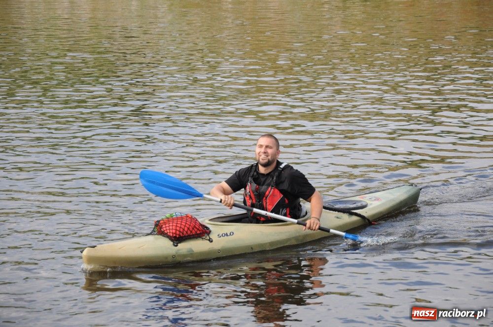 Zdjęcie w galerii na portalu naszraciborz.pl: Odra dała im mocno popalić wiadomości z regionu