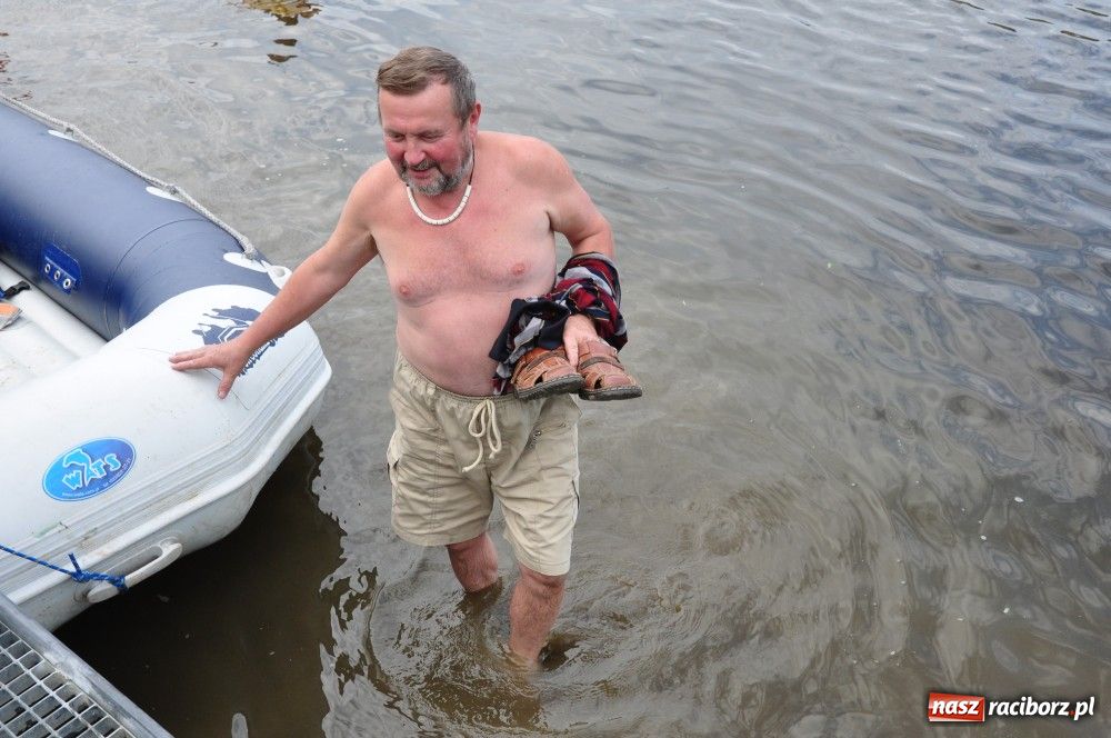 Zdjęcie w galerii na portalu naszraciborz.pl: Odra dała im mocno popalić wiadomości z regionu