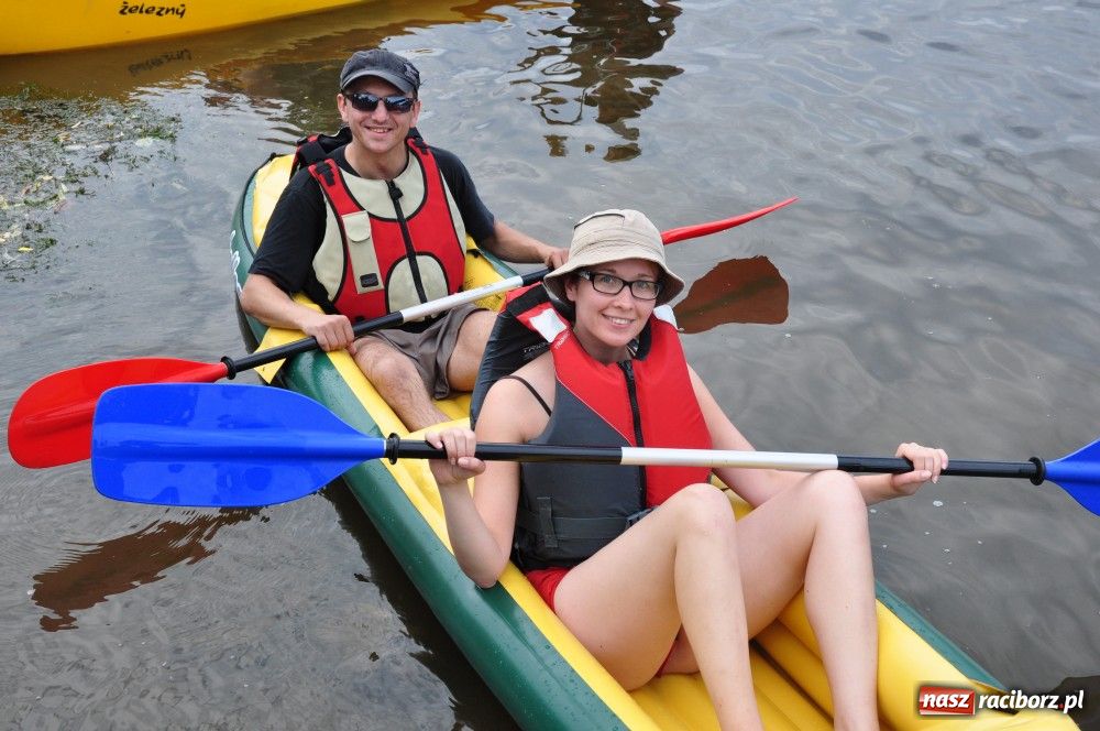 Zdjęcie w galerii na portalu naszraciborz.pl: Odra dała im mocno popalić wiadomości z regionu