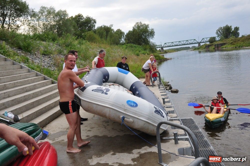 Zdjęcie w galerii na portalu naszraciborz.pl: Odra dała im mocno popalić wiadomości z regionu
