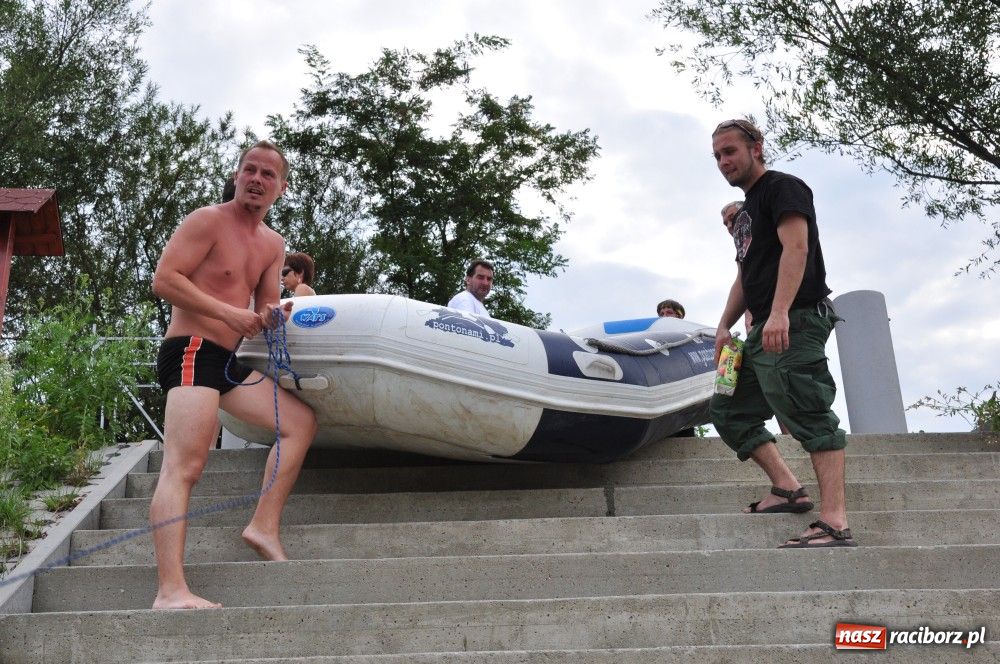 Zdjęcie w galerii na portalu naszraciborz.pl: Odra dała im mocno popalić wiadomości z regionu