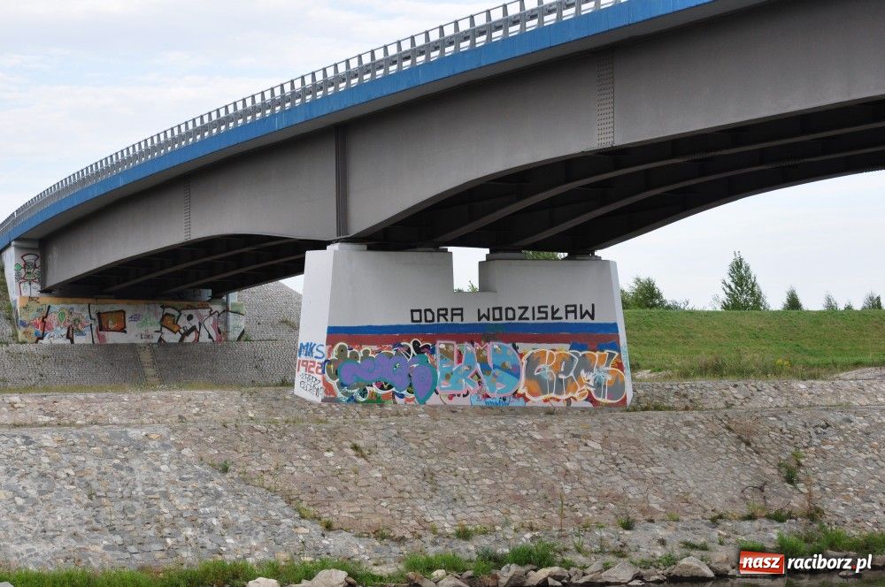 Zdjęcie w galerii na portalu naszraciborz.pl: Odra dała im mocno popalić wiadomości z regionu