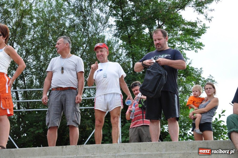 Zdjęcie w galerii na portalu naszraciborz.pl: Odra dała im mocno popalić wiadomości z regionu