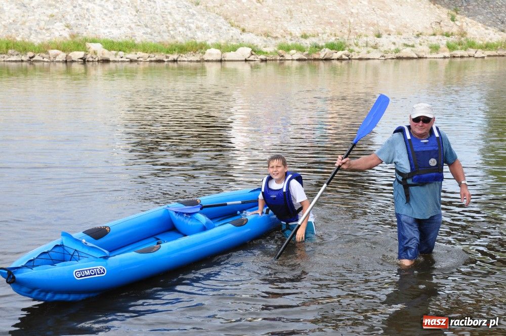 Zdjęcie w galerii na portalu naszraciborz.pl: Odra dała im mocno popalić wiadomości z regionu