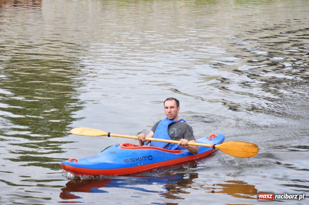 Zdjęcie w galerii na portalu naszraciborz.pl: Odra dała im mocno popalić wiadomości z regionu