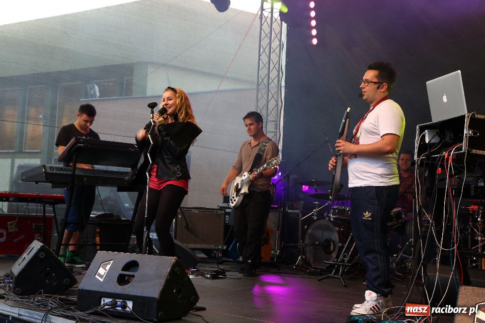 Zdjęcie w galerii na portalu naszraciborz.pl: AbradAb i Hanka na Pożegnanie Lata 2012 wiadomości z regionu