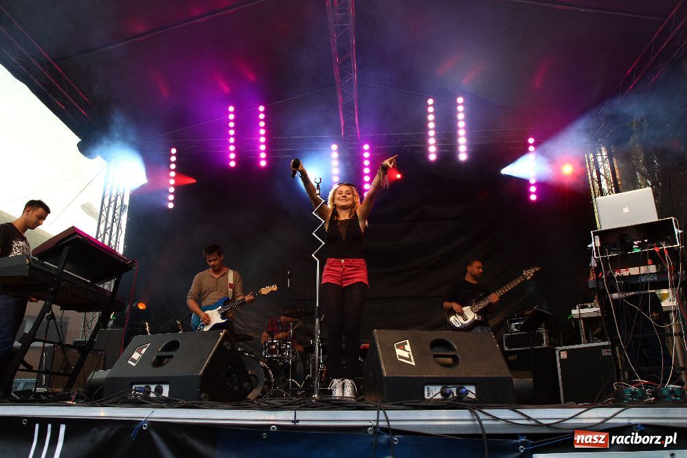 Zdjęcie w galerii na portalu naszraciborz.pl: AbradAb i Hanka na Pożegnanie Lata 2012 wiadomości z regionu