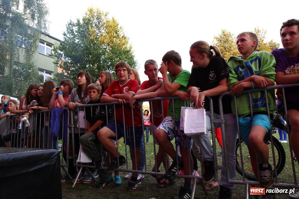 Zdjęcie w galerii na portalu naszraciborz.pl: AbradAb i Hanka na Pożegnanie Lata 2012 wiadomości z regionu