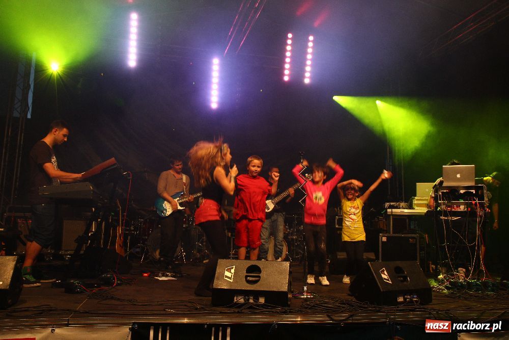 Zdjęcie w galerii na portalu naszraciborz.pl: AbradAb i Hanka na Pożegnanie Lata 2012 wiadomości z regionu