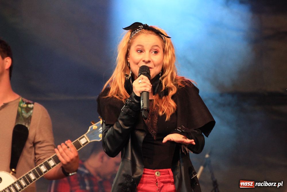 Zdjęcie w galerii na portalu naszraciborz.pl: AbradAb i Hanka na Pożegnanie Lata 2012 wiadomości z regionu