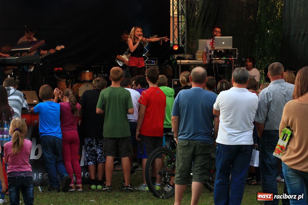 Zdjęcie w galerii na portalu naszraciborz.pl: AbradAb i Hanka na Pożegnanie Lata 2012 wiadomości z regionu
