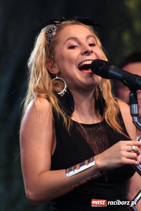 Zdjęcie w galerii na portalu naszraciborz.pl: AbradAb i Hanka na Pożegnanie Lata 2012 wiadomości z regionu