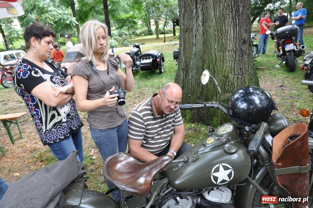 Zdjęcie w galerii na portalu naszraciborz.pl: Piknik oldtimerów w Wojnowicach wiadomości z regionu