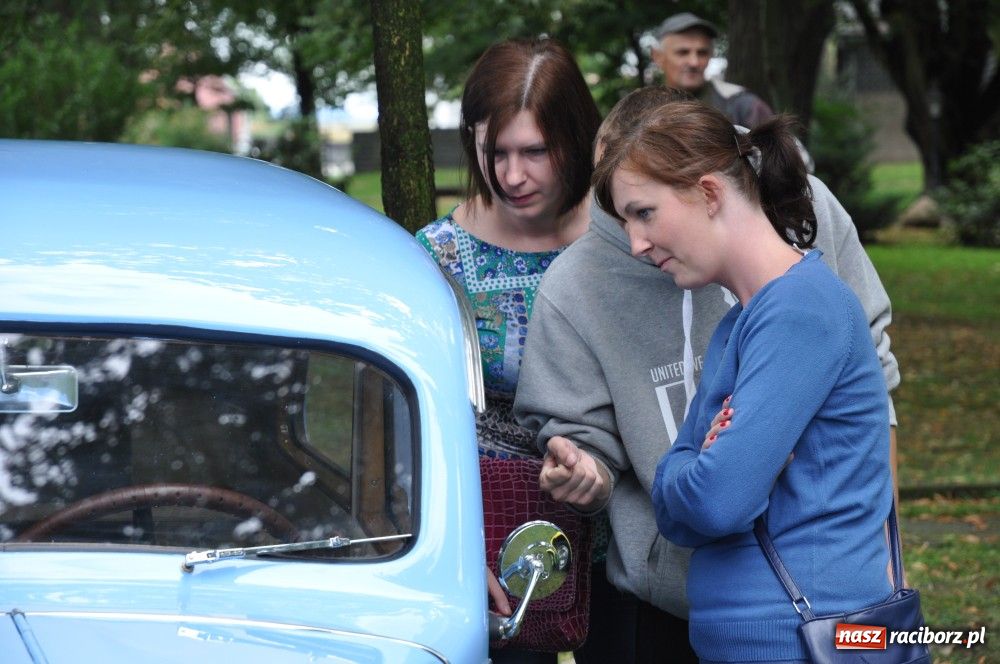 Zdjęcie w galerii na portalu naszraciborz.pl: Piknik oldtimerów w Wojnowicach wiadomości z regionu