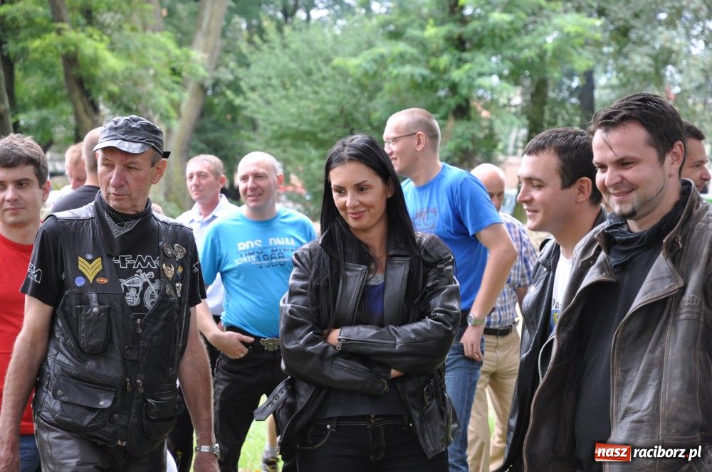 Zdjęcie w galerii na portalu naszraciborz.pl: Piknik oldtimerów w Wojnowicach wiadomości z regionu