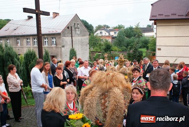 Zdjęcie w galerii na portalu naszraciborz.pl: Dożynki w Krowiarkach z nowym plebanem wiadomości z regionu