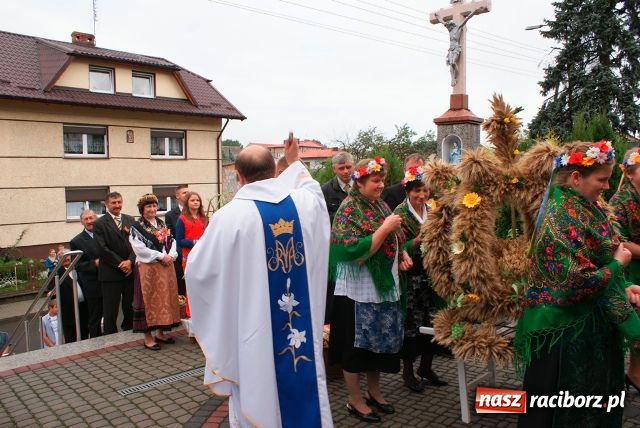 Zdjęcie w galerii na portalu naszraciborz.pl: Dożynki w Krowiarkach z nowym plebanem wiadomości z regionu