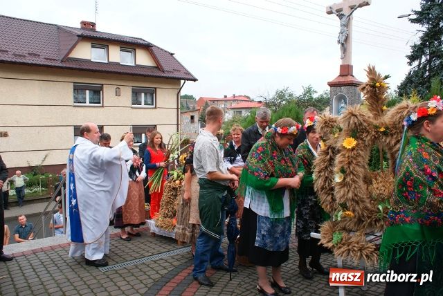 Zdjęcie w galerii na portalu naszraciborz.pl: Dożynki w Krowiarkach z nowym plebanem wiadomości z regionu