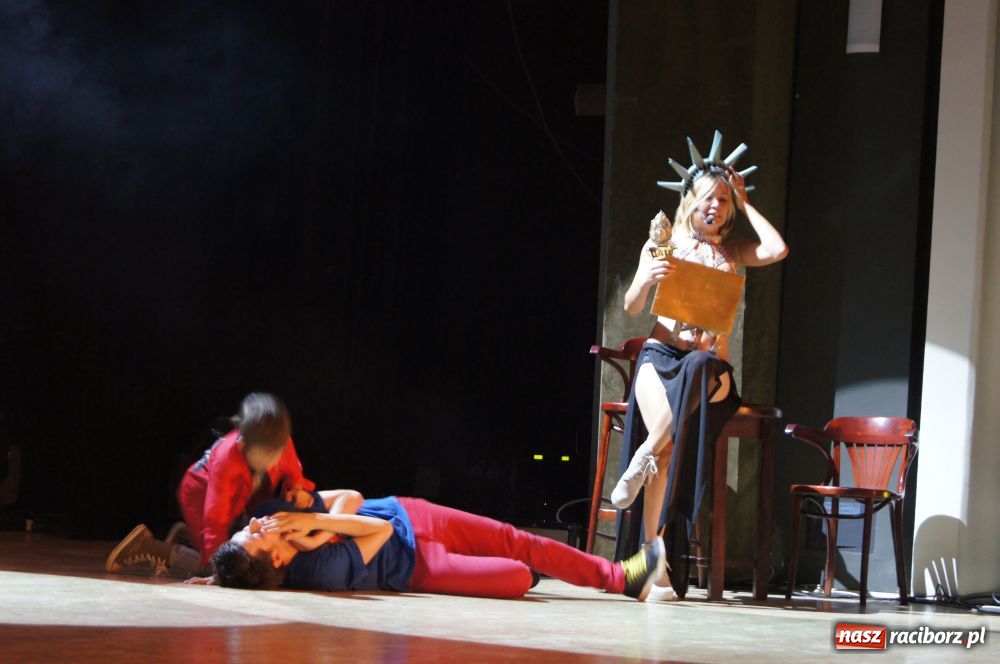 Zdjęcie w galerii na portalu naszraciborz.pl: Don Kichot z NY na deskach RCK wiadomości z regionu