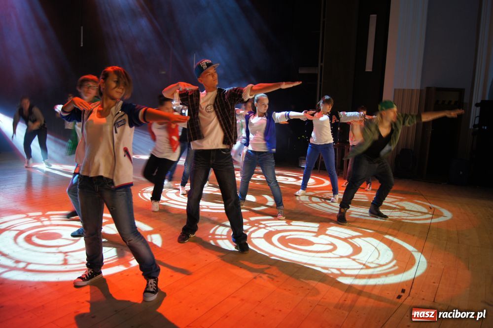 Zdjęcie w galerii na portalu naszraciborz.pl: Don Kichot z NY na deskach RCK wiadomości z regionu