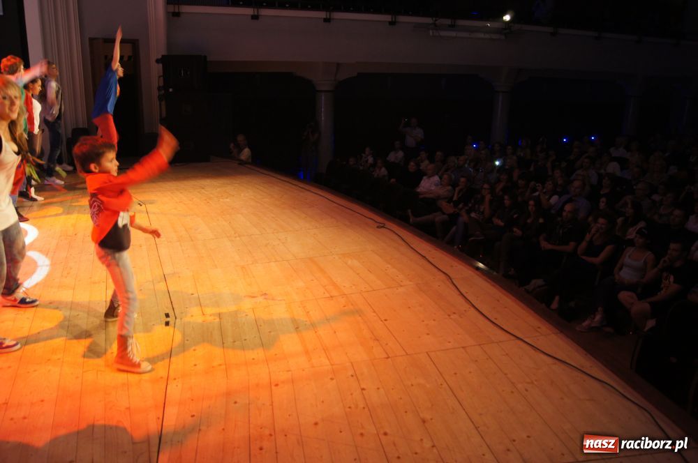 Zdjęcie w galerii na portalu naszraciborz.pl: Don Kichot z NY na deskach RCK wiadomości z regionu