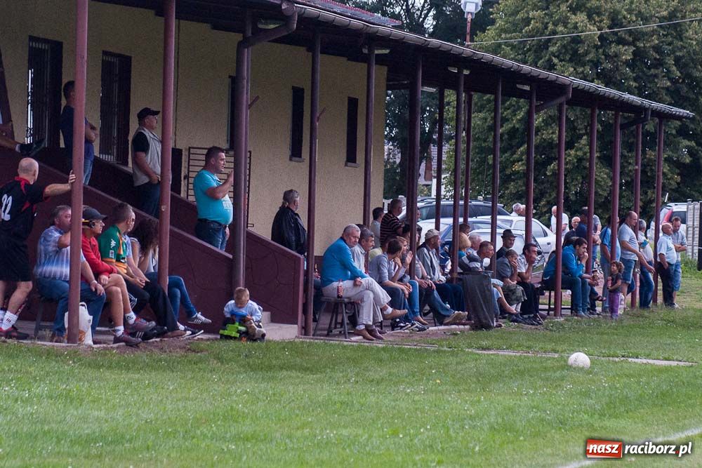 Zdjęcie w galerii na portalu naszraciborz.pl: Pierwsze punkty Bieńkowic. Kobyla tonie wiadomości z regionu
