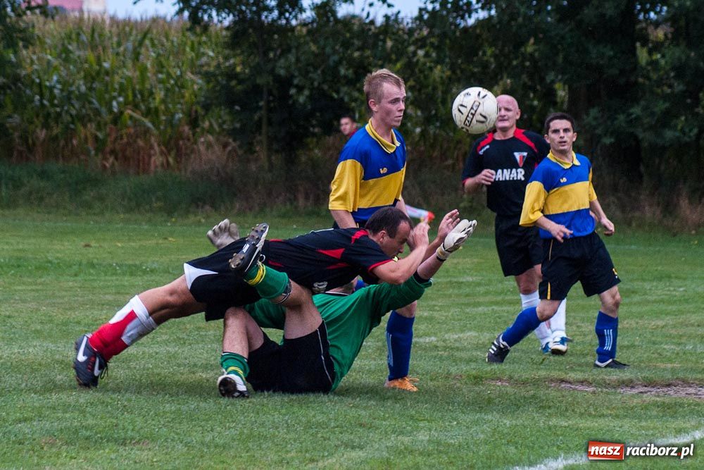 Zdjęcie w galerii na portalu naszraciborz.pl: Pierwsze punkty Bieńkowic. Kobyla tonie wiadomości z regionu