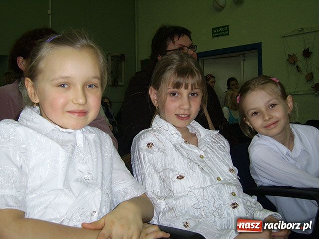 Zdjęcie w galerii na portalu naszraciborz.pl: Śpiewająco w MDK wiadomości z regionu