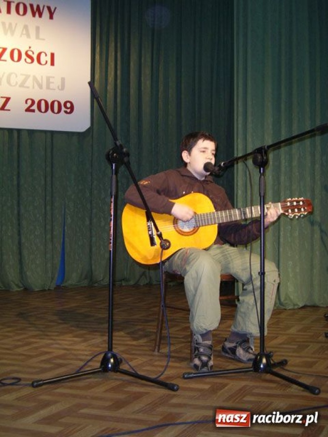 Zdjęcie w galerii na portalu naszraciborz.pl: Śpiewająco w MDK wiadomości z regionu