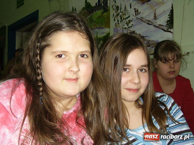 Zdjęcie w galerii na portalu naszraciborz.pl: Śpiewająco w MDK wiadomości z regionu