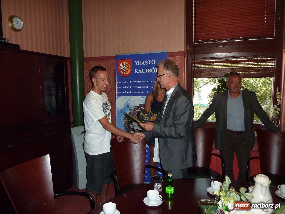 Zdjęcie w galerii na portalu naszraciborz.pl: Olimpijczycy z wizytą u prezydenta wiadomości z regionu