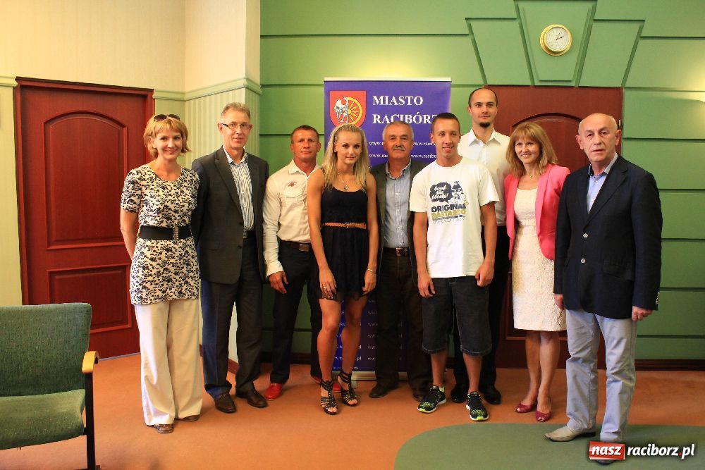 Zdjęcie w galerii na portalu naszraciborz.pl: Olimpijczycy z wizytą u prezydenta wiadomości z regionu