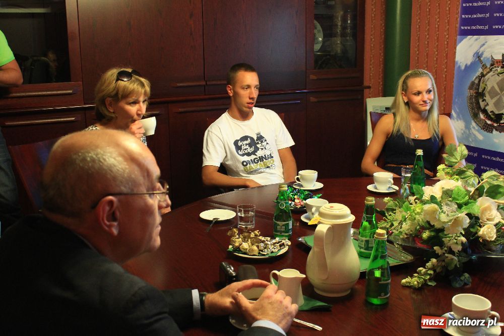 Zdjęcie w galerii na portalu naszraciborz.pl: Olimpijczycy z wizytą u prezydenta wiadomości z regionu