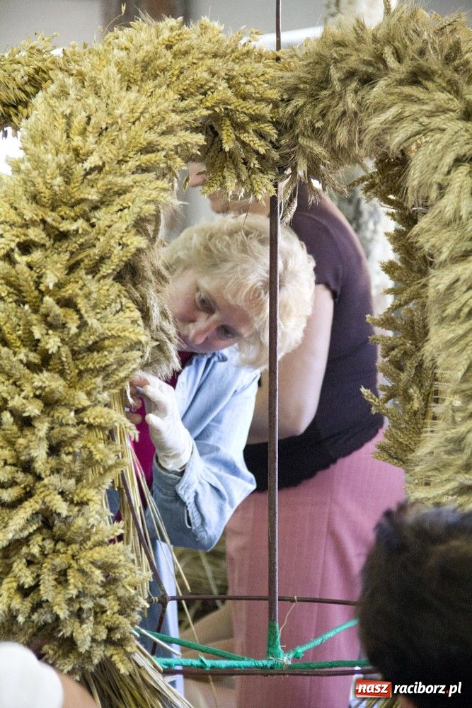 Zdjęcie w galerii na portalu naszraciborz.pl: Przygotowania do dożynek rozpoczęte wiadomości z regionu