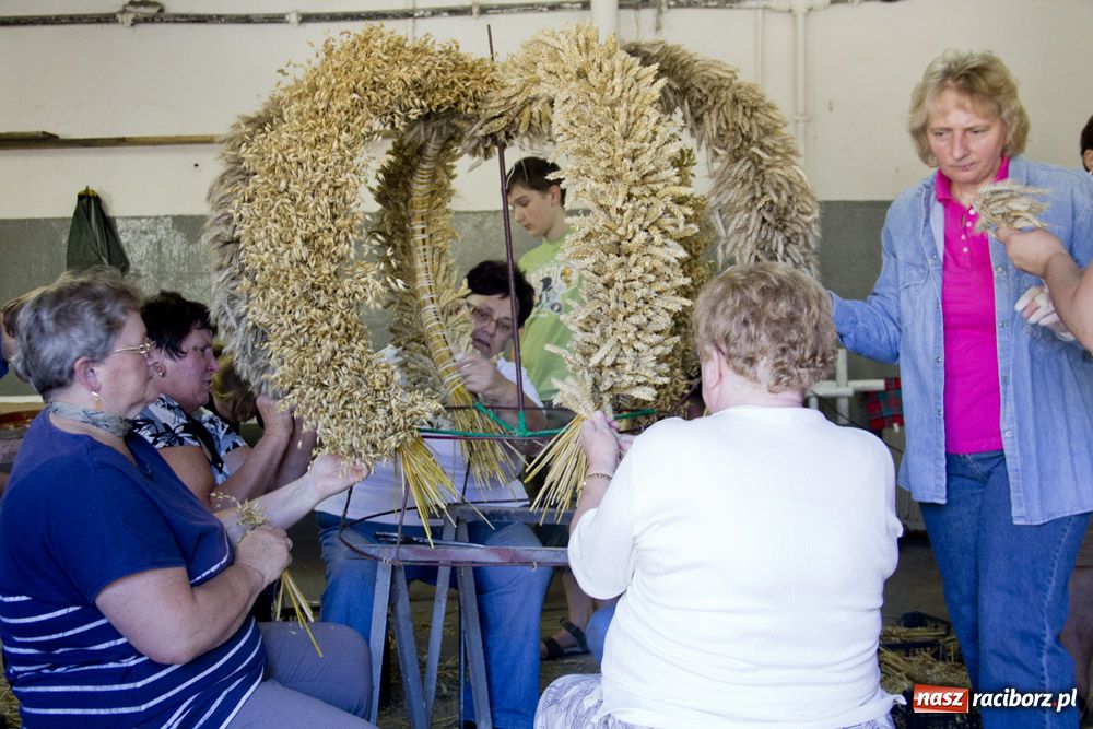 Zdjęcie w galerii na portalu naszraciborz.pl: Przygotowania do dożynek rozpoczęte wiadomości z regionu