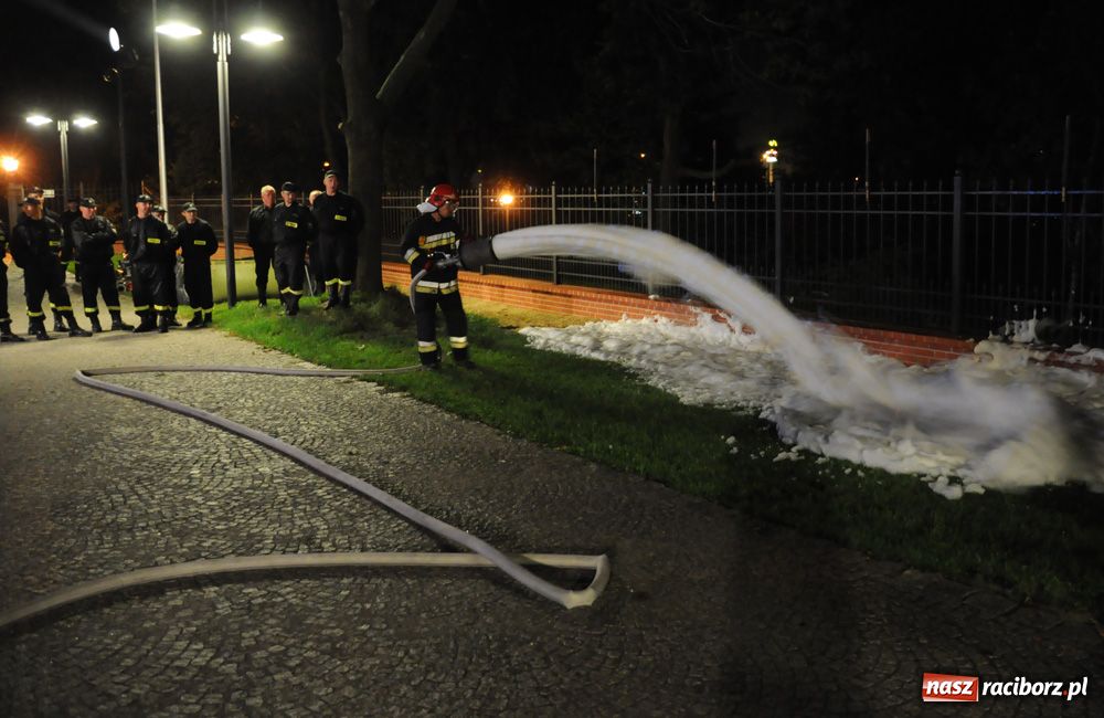 Zdjęcie w galerii na portalu naszraciborz.pl: Zamkowa noc Czerwonego Kura - relacja wiadomości z regionu