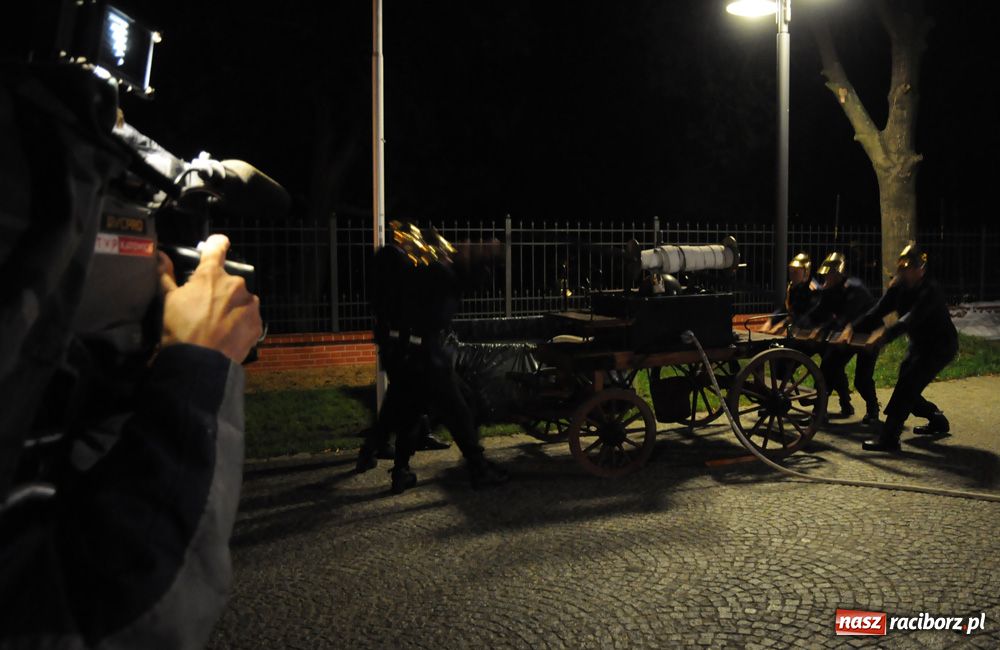 Zdjęcie w galerii na portalu naszraciborz.pl: Zamkowa noc Czerwonego Kura - relacja wiadomości z regionu