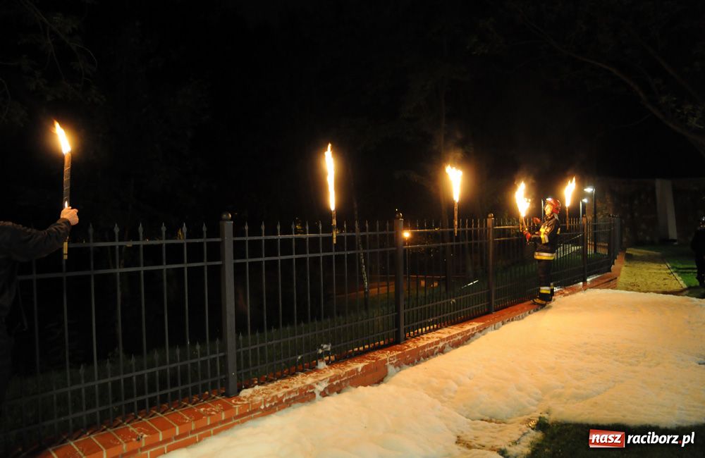 Zdjęcie w galerii na portalu naszraciborz.pl: Zamkowa noc Czerwonego Kura - relacja wiadomości z regionu